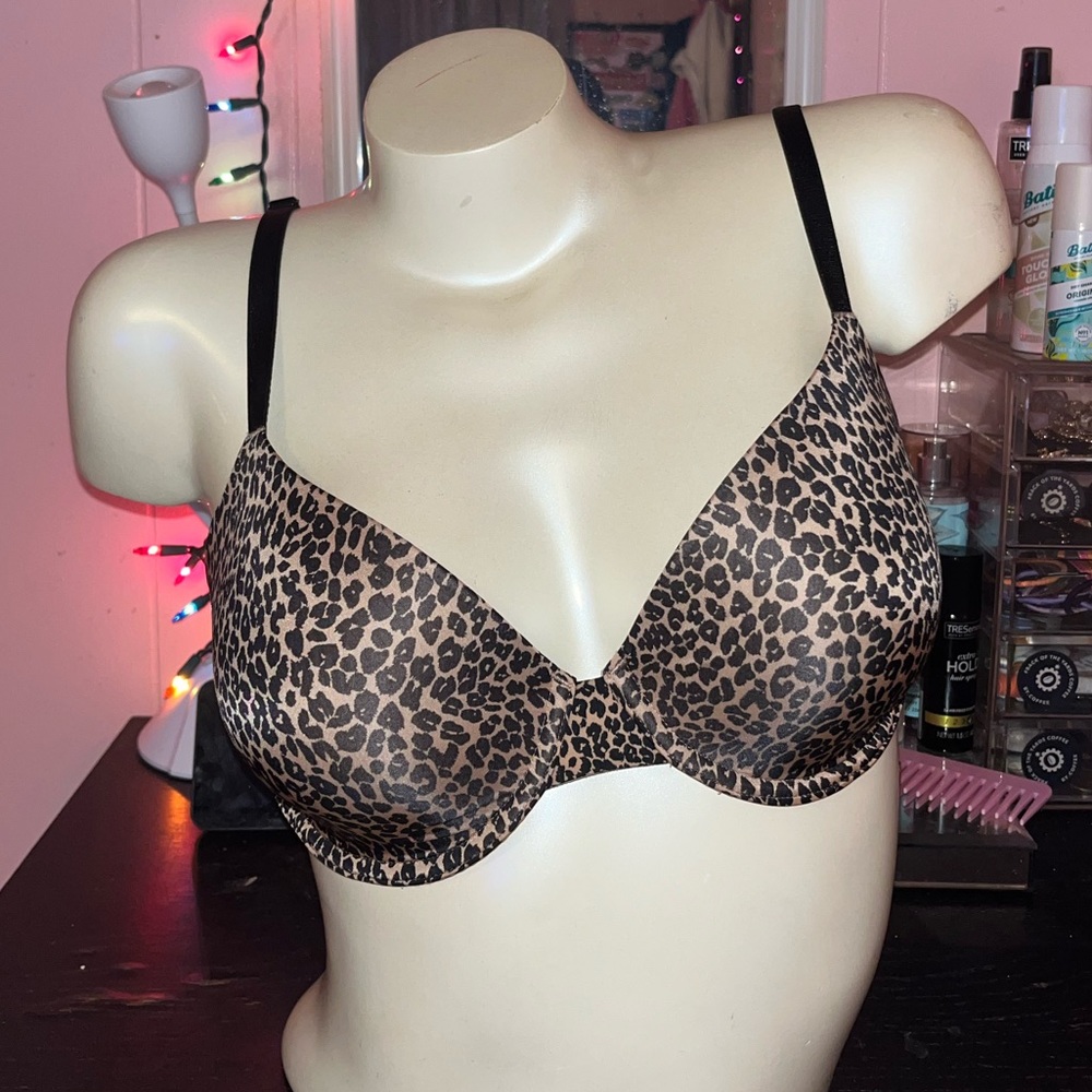 Victoria’s Secret Sexy Tee Demi bra